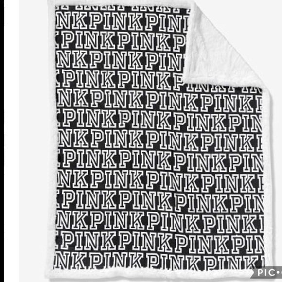 Vs pink faux fur blanket sherpa lurex terry logo blanket black white limited